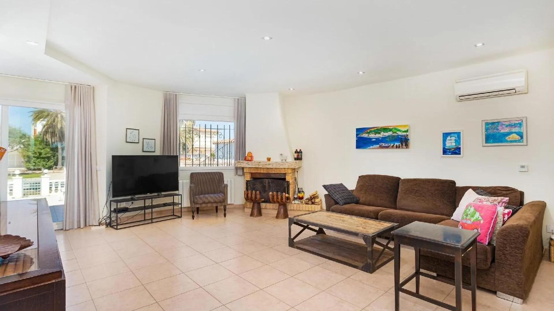 Ferienhaus Mit Privatpool Fuer 8 Personen Ca 230 Qm In Empuriabrava, Costa Brava Golf De Roses Spain