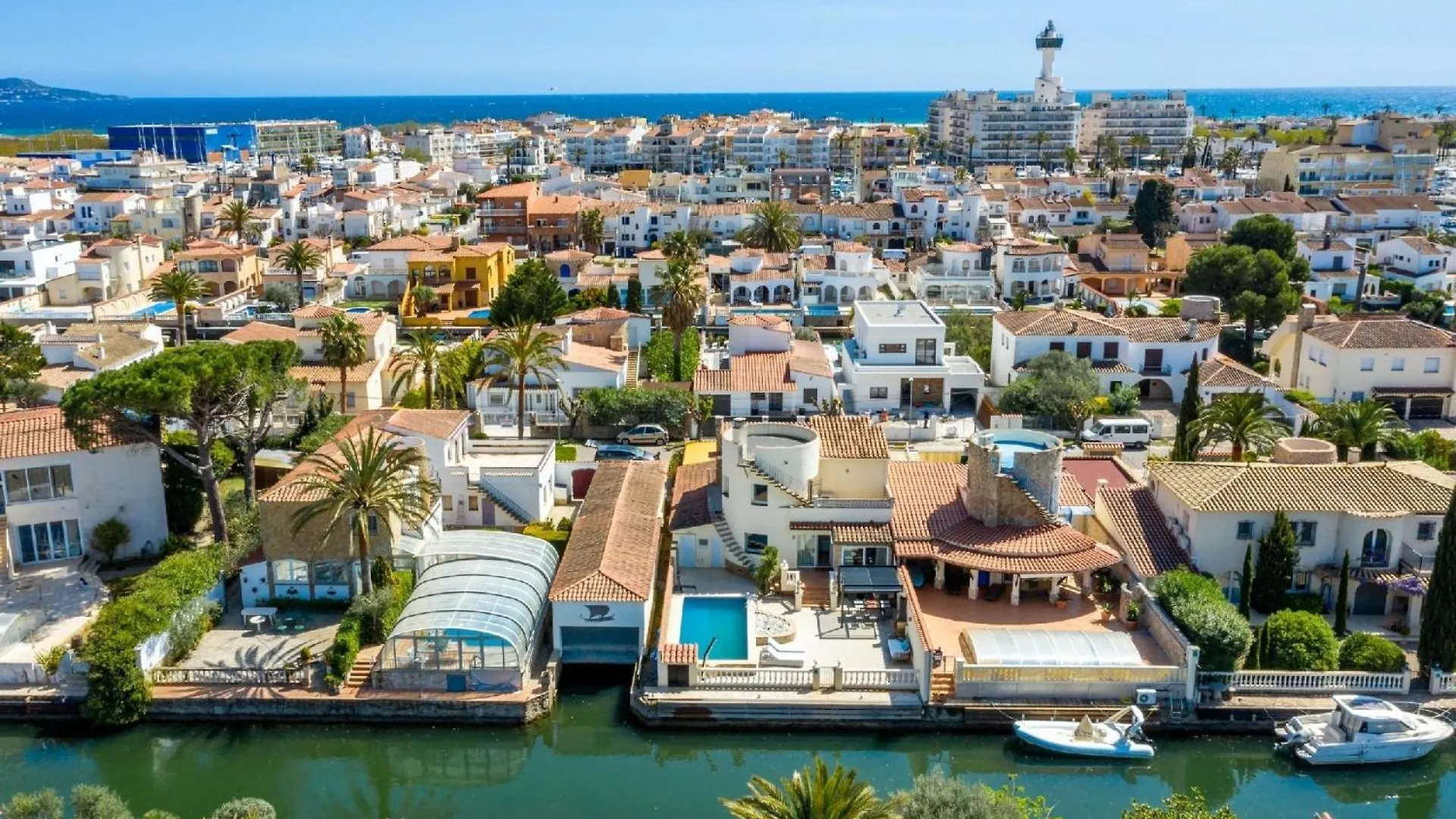 Ferienhaus Mit Privatpool Fuer 8 Personen Ca 230 Qm In Empuriabrava, Costa Brava Golf De Roses 0*, Empuriabrava